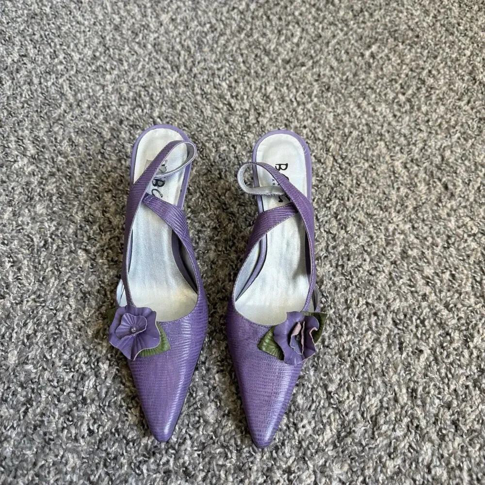 VTG BCBG Paris Pointed Toe Snake Leather Heels 7.5 Flower Appliqué 90s Y2K